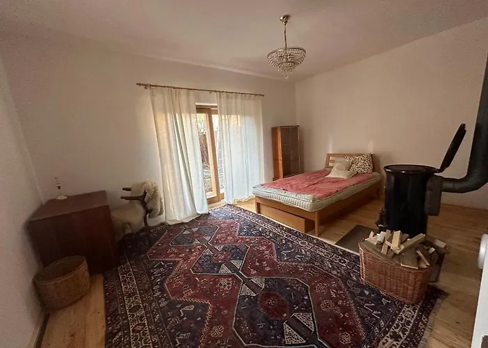 Living Unit, Wood Heated And Authentic וינה
