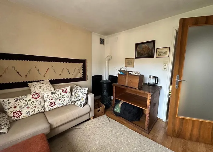 Living Unit, Wood Heated And Authentic דירה